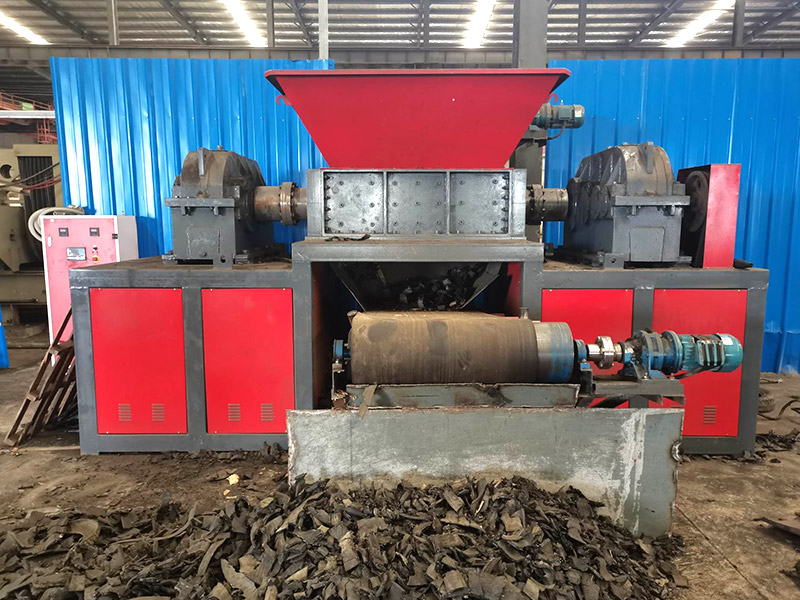 塑料撕碎機(jī).jpg 塑料撕碎機(jī).jpg